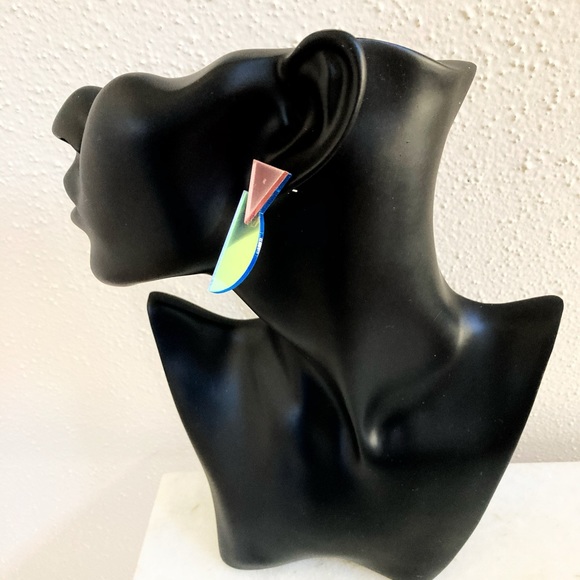 NEW! Transparent Iridescent Geo Earrings 🎊 - Picture 3 of 5